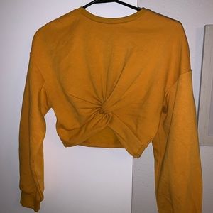 H&M Cropped Sweater